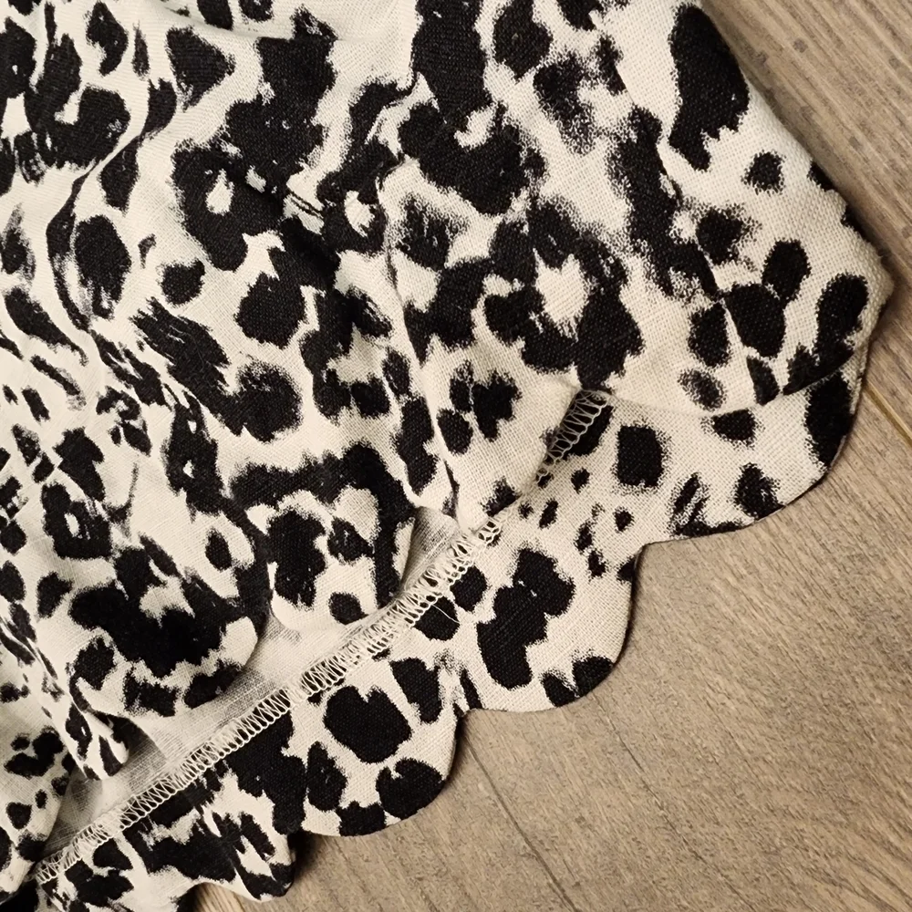 J. Crew White Black Leopard Print Scalloped Linen Cotton Shorts Women's Size 6
